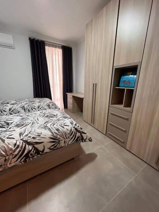 Апартаменты 3 Bedroom Seaside Luxury - Sleeps 8 *