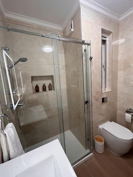 3 Bedroom Seaside Luxury - Sleeps 8 Апартаменты *