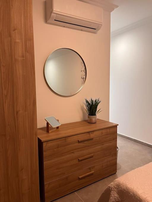 Апартаменты 3 Bedroom Seaside Luxury - Sleeps 8 *